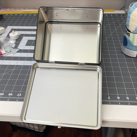 SOLD.   Houston Rockets Lunchbox - Picture 3 of 4